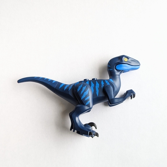 LEGO Dinosaur Blue Velociraptor - Picture 4 of 5